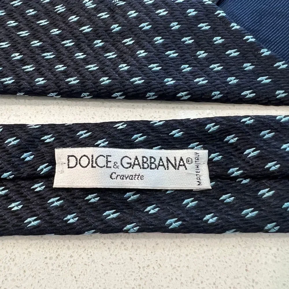 Dolce & Gabbana Men's Silk Textured Jacquard Made In Italy Necktie Navy Blue